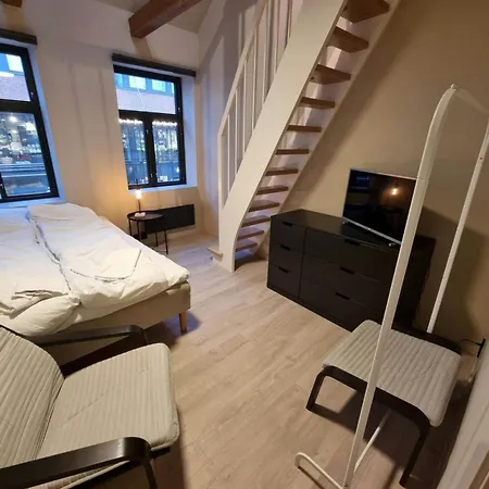 And Spacious For 8 Lejlighed