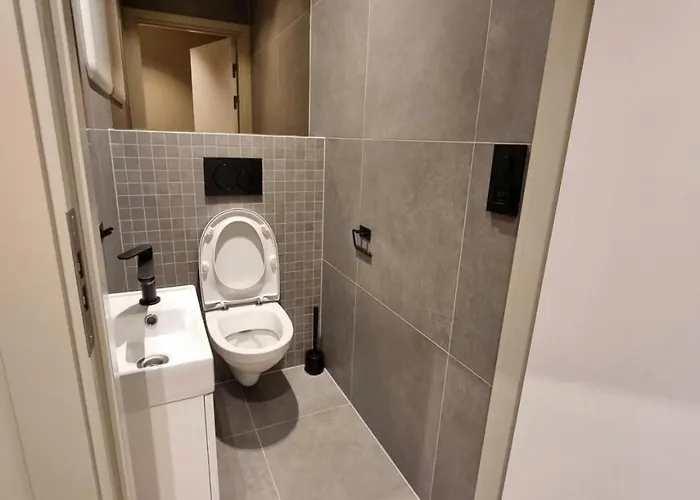 And Spacious For 8 *