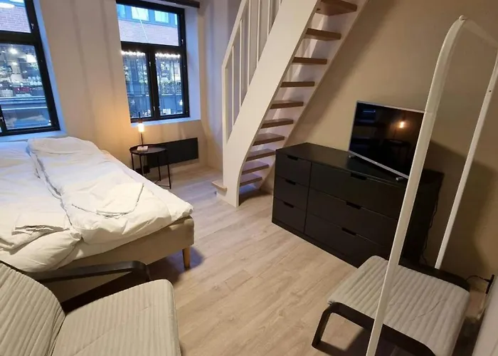 And Spacious For 8 شقة